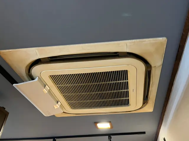 エアコン取付業者が行う　エアコンクリーニングサービスの画像