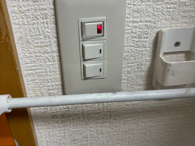 コンセント　スイッチ交換　複数箇所割引あり！！第1種電気工事士の店長が訪問サービスの画像