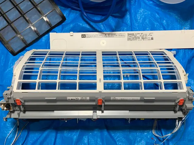 エアコンクリーニングでお部屋に漂うカビ菌やホコリをストップ！《除菌・消臭無料》サービスの画像