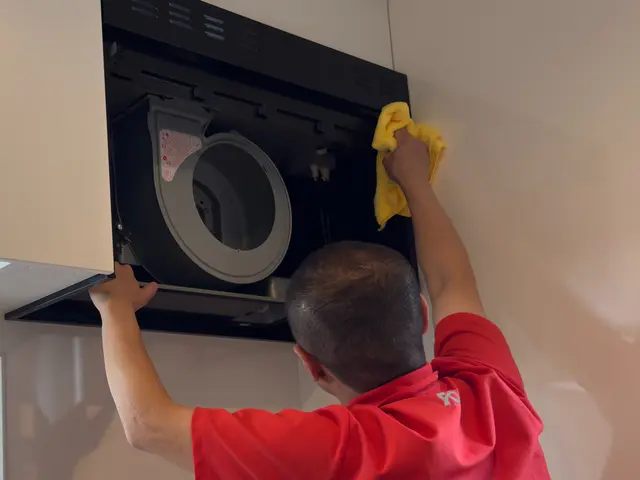 普段のお掃除では手に負えないところも、プロが汚れを一掃致します。サービスの画像