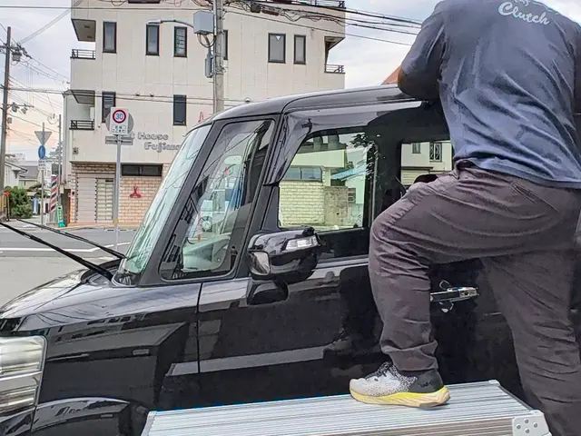 水が使えないマンションやアパートの駐車場でも洗車可！美容院などの駐車場でも！サービスの画像