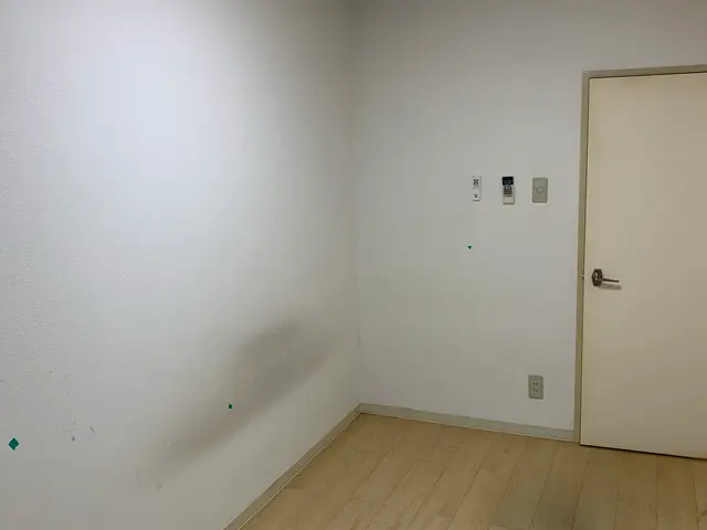 張替えの約半額！クロスメイクで壁紙をキレイにします！サービスの画像