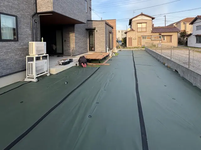 お庭の防草シート施工（戸建て以外も可能）店舗や法人もOK◎砂利敷も可能です！サービスの画像