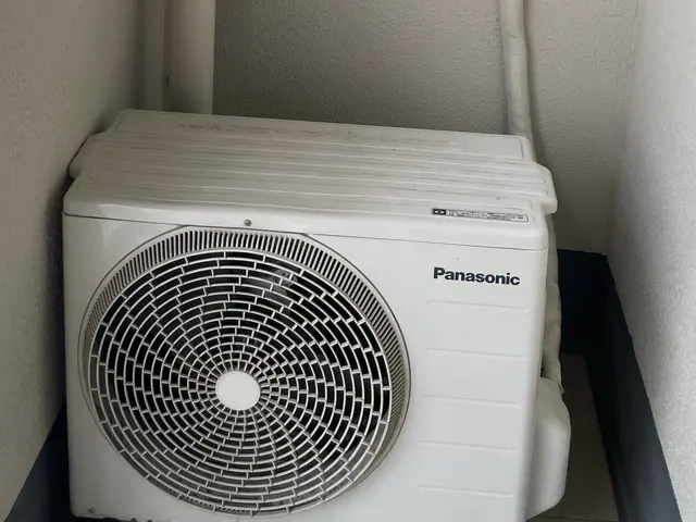 家庭用・業務用エアコン各種の修理　作業保険加入Hỗ trợ tiếng Việtサービスの画像