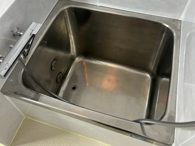 浴室、キッチン、換気扇の汚れを徹底的に落とし本来の輝きを取り戻します。サービスの画像