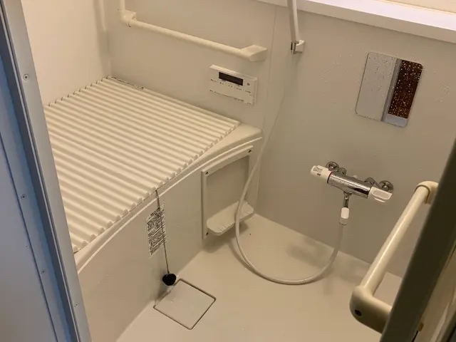 安心して下さい。ベテラン大工が待ち構えております。満足できる仕事しかしません。サービスの画像