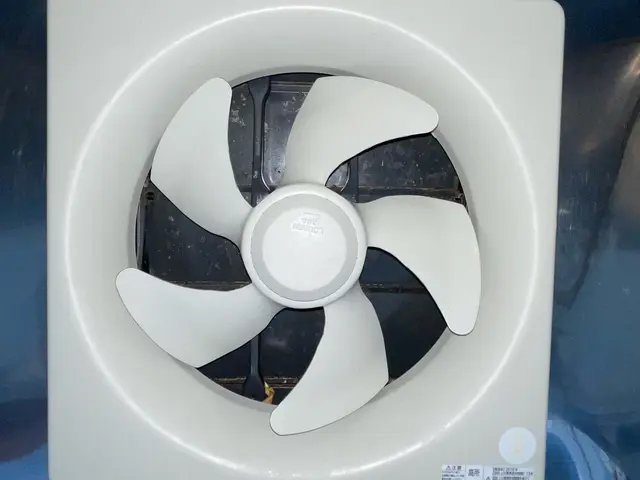 プロペラ換気扇クリーニング（分解洗浄）サービスの画像