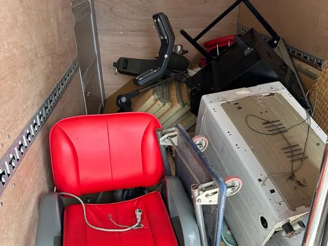 即日対応可能★女性スタッフ同行可能★2T車積み放題分別不用★2人で作業手伝い不用サービスの画像