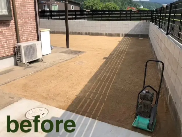 人工芝の施工は実績多数のグリーンデイ広島へ。丁寧な作業で職人が元気よく伺います！サービスの画像