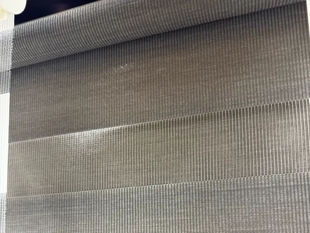 カーテンレール、ブラインド、ロールスクリーン取付サービスの画像