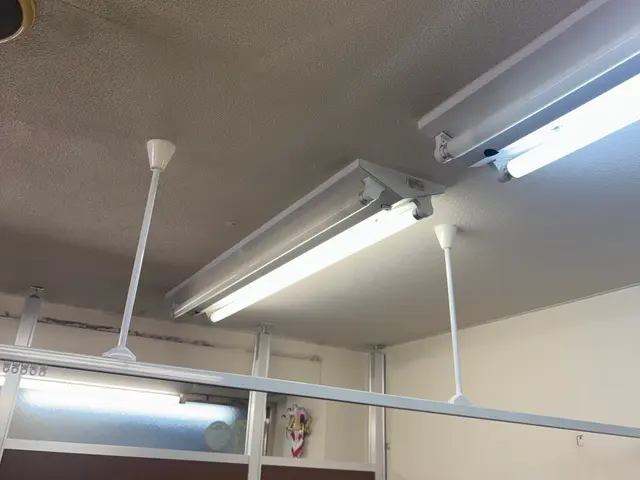 カーテンレール、ブラインド、ロールスクリーン取付サービスの画像