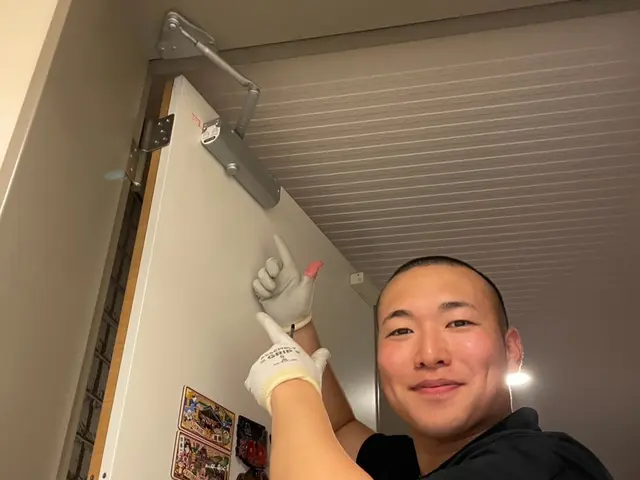 ドアクローザー交換します！サービスの画像