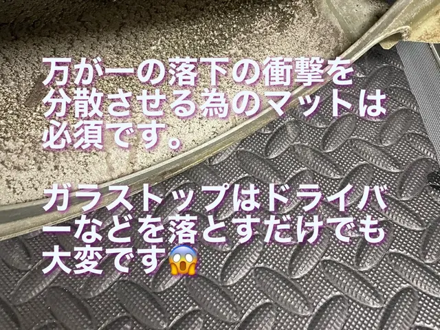 油をと水を結合させて落とすので、塗装が剥げにくい高品質の換気扇クリーニングサービスの画像