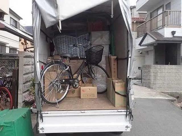 損害保険加入済み！ご予約〜作業完了まで店長の私が対応いたします！２０年の実績！サービスの画像