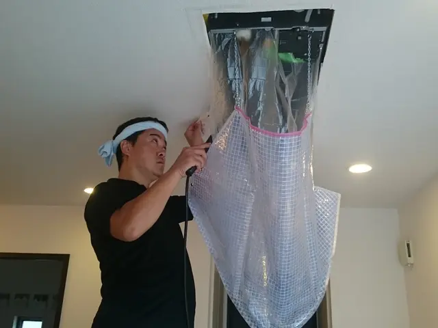 paypay使用可！業務用 天井埋込エアコン洗浄予約受付中！抗菌コート無料です！サービスの画像