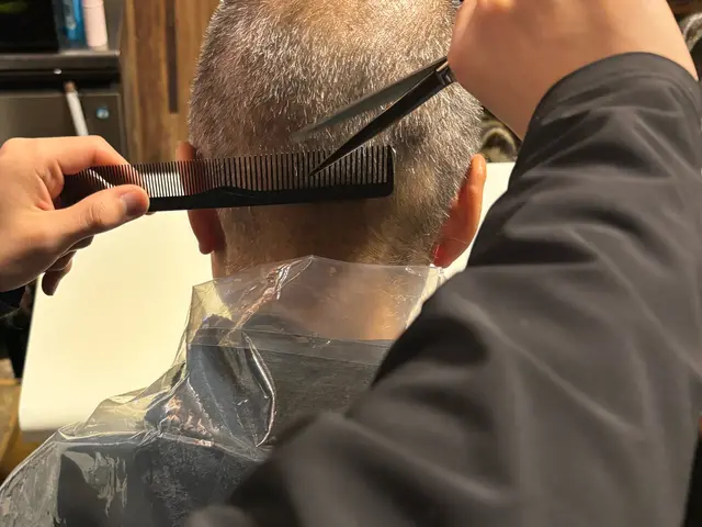 訪問美容師★ヘルパー1級所持★理美容券可★施設対応可★即日返信★カンタン予約サービスの画像