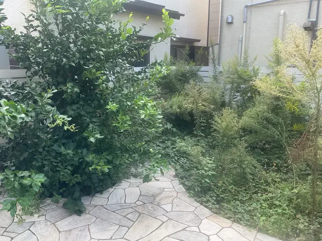 近隣の方への配慮も欠かしません◎損保加入、作業外注一切なし◎お気軽にご相談下さいサービスの画像