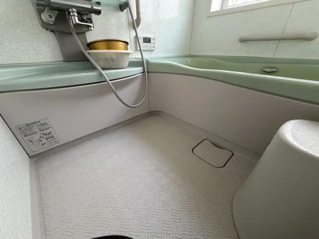 見えないところまで清掃　浴室洗浄サービスの画像