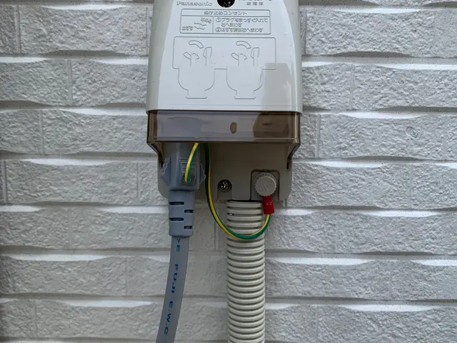 屋外防水コンセント工事サービスの画像