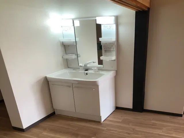 洗面化粧台の交換工事サービスの画像