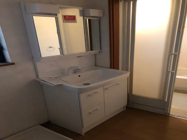 洗面化粧台の交換工事サービスの画像