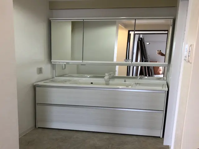 洗面化粧台の交換工事サービスの画像