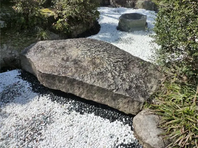 業界26年の造園施工者！お庭、駐車場、敷地など、あらゆる場所で砂利敷き致します！サービスの画像