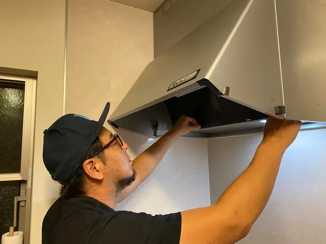 レンジフード　ギトギト油汚れも、さっぱりピカピカお掃除サービスの画像