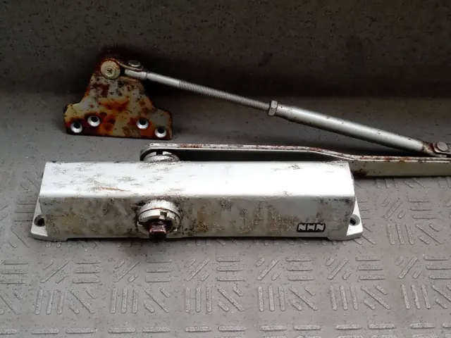 ★ご用意頂いたドアクローザー　責任持って交換致します。お気軽に問い合わせ下さい。サービスの画像