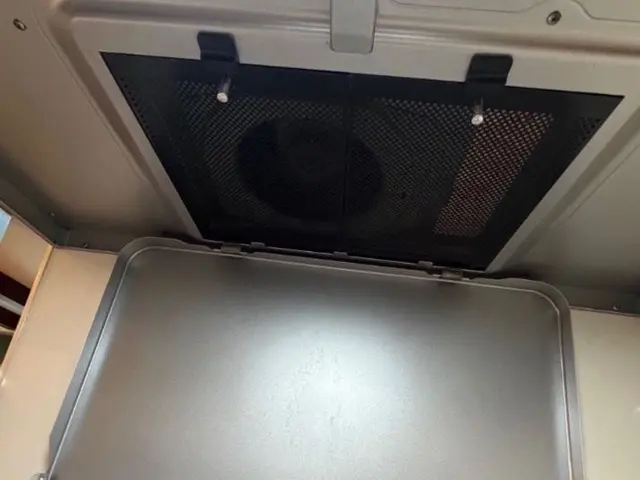 レンジフードもキッチンもピカピカに。経験と知識を活かして迅速丁寧に作業いたしますサービスの画像