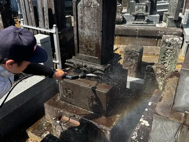 ご先祖様のお墓のクリーニングは当社の墓地清掃認定にお任せ下さい！サービスの画像