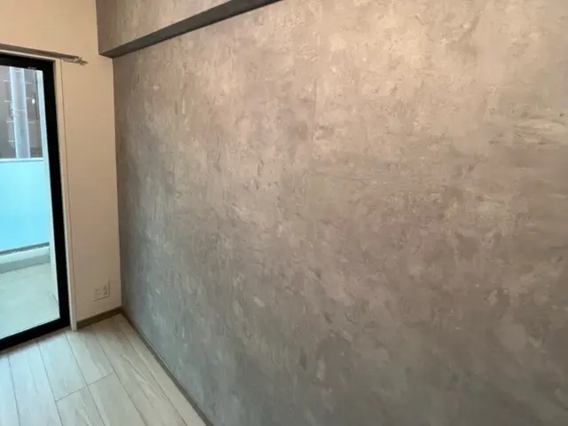 持ち家、賃貸でもアクセントクロス施工ができます。15〜25日対応不可サービスの画像