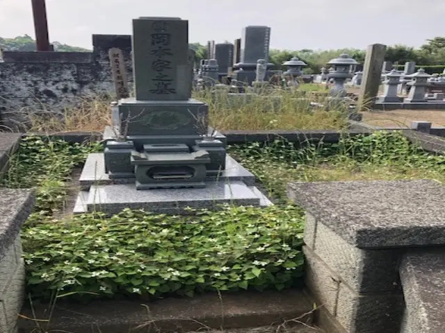 真心を込めてお墓参り「お掃除、雑草も綺麗」に致します。【お花、駐車場代込】サービスの画像