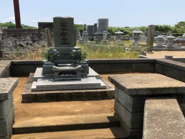 真心を込めてお墓参り「お掃除、雑草も綺麗」に致します。【お花、駐車場代込】サービスの画像