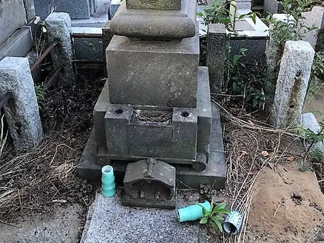 真心を込めてお墓参り「お掃除、雑草も綺麗」に致します。【お花、駐車場代込】サービスの画像