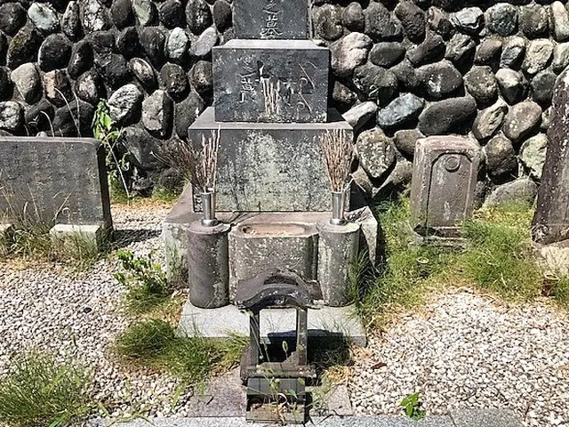 真心を込めてお墓参り「お掃除、雑草も綺麗」に致します。【お花、駐車場代込】サービスの画像