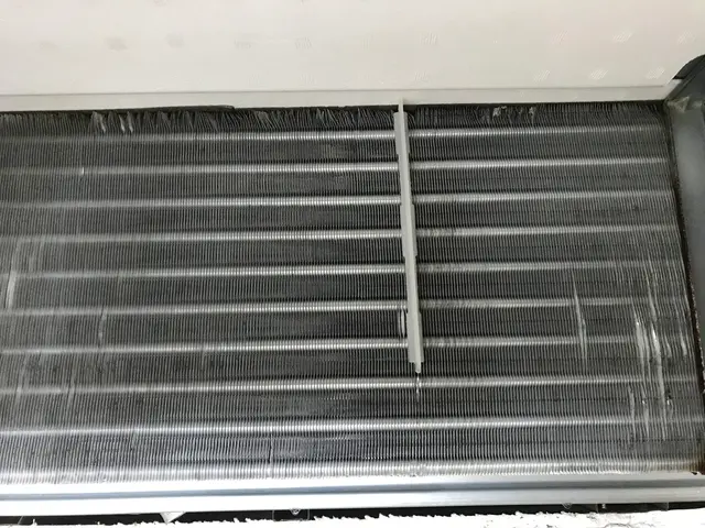 綺麗な空気に変えてみませんか？気になるエアコン内部の汚れ、全力で綺麗にします。サービスの画像