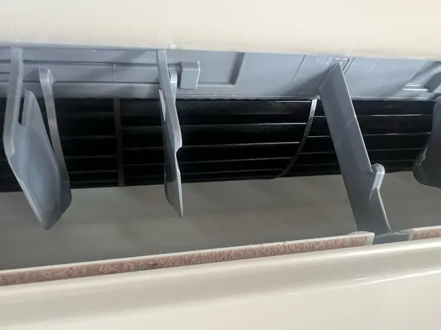 ノーマルエアコン専門★女性スタッフ同行で安心★土・日・祝も対応しています！サービスの画像