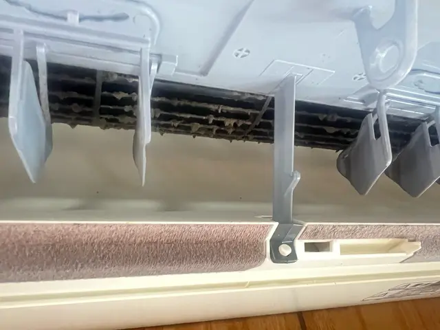 ノーマルエアコン専門★女性スタッフ同行で安心★土・日・祝も対応しています！サービスの画像