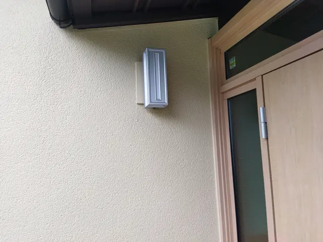 玄関灯、門柱灯交換いたします。事前に現状写真お願いいたします。サービスの画像