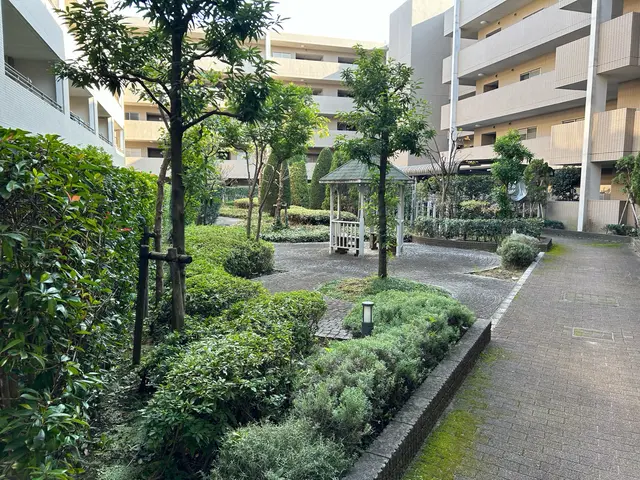 お客様の庭を美しくをモットーに一つ一つの作業を迅速丁寧に対応します！サービスの画像