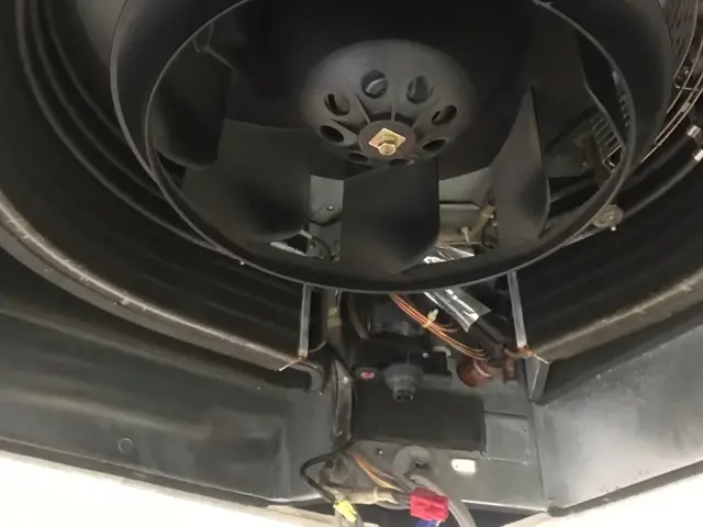 天井埋込式エアコンクリーニングサービスの画像