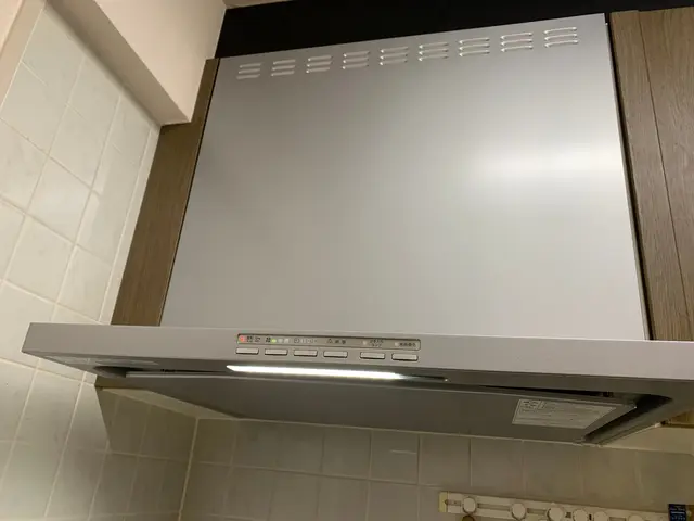レンジフードクリーニング　夫婦でお伺い　駐車場代無料サービスの画像
