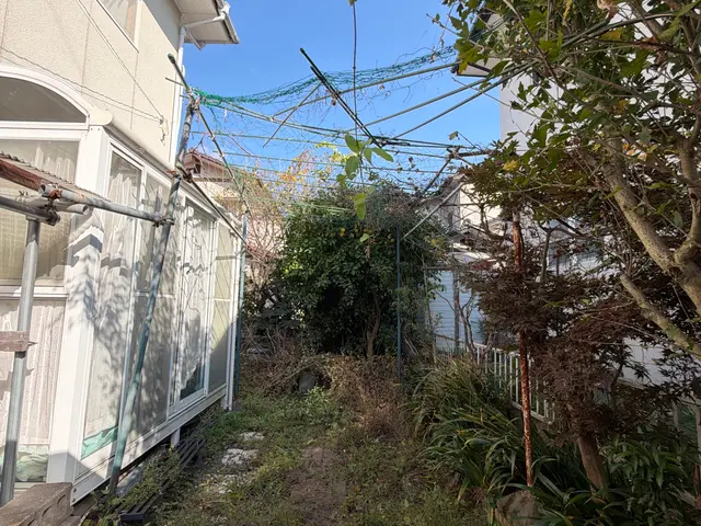 困った庭木の悩みに寄り添う丁寧な伐採伐根で生活の不安を安心に変えるサービスです。サービスの画像