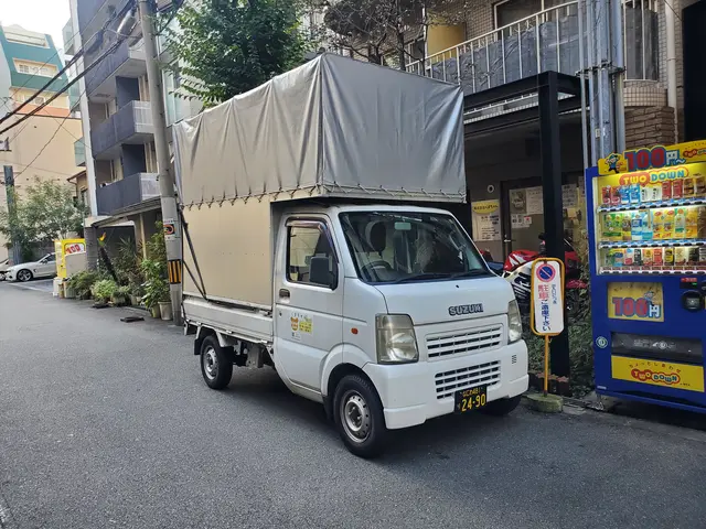 組み立て式の家具をバラして車で運び、また元通りに組み立てます。サービスの画像