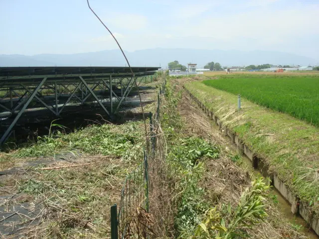 静音電気式、エンジン式草刈り機使用、庭から空き地、耕作放棄地まで対応可能ですサービスの画像