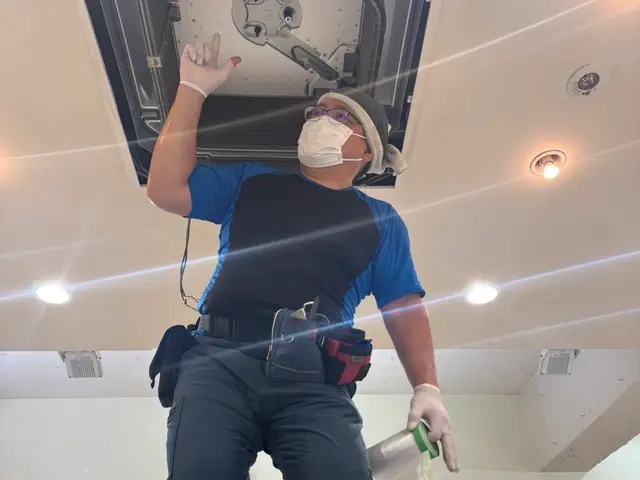 ◆業務用◆プロショップWSKの天井埋め込み4方向型エアコン◆リピーター割10%サービスの画像