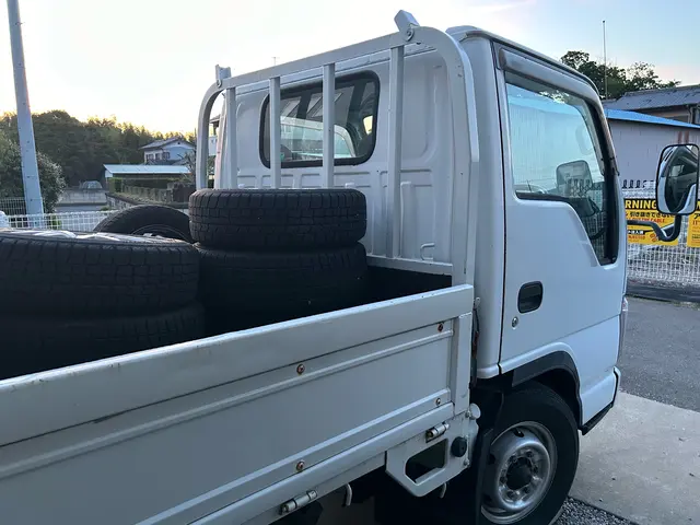 トラックで不用品のお片付け！カー用品もOKサービスの画像