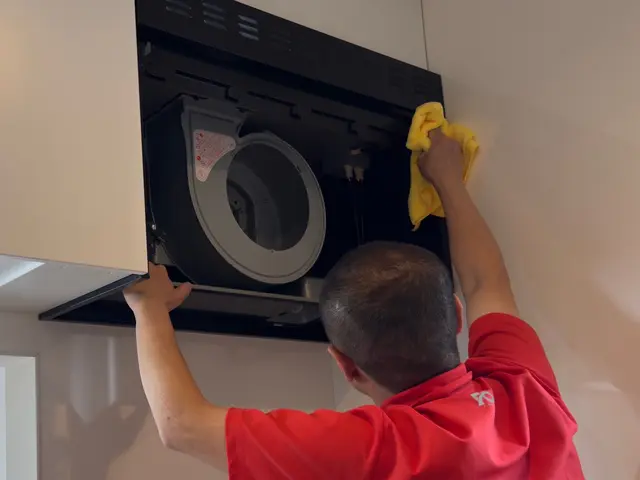 普段のお掃除では手に負えないところも、プロが汚れを一掃致します。サービスの画像