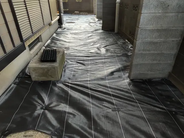 寒さ暑さもなんのその！草むしりから解放されませんか？サービスの画像